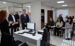 Başkan V. Şener, ‘Seyahat ve konaklama hizmetleri’ kursiyerlerini ziyaret etti