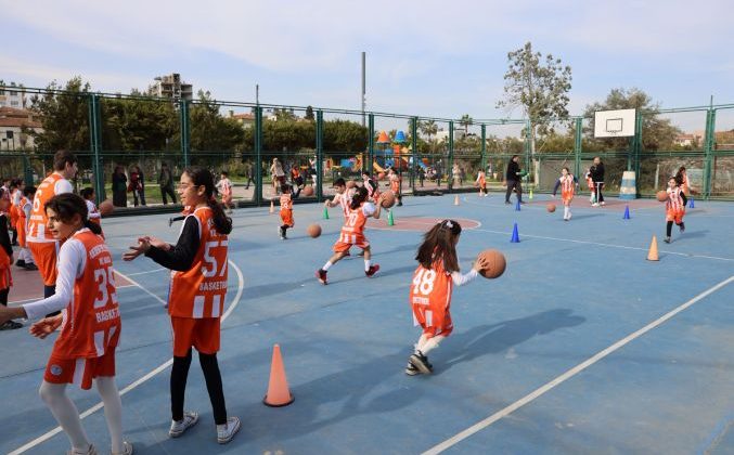 Akdeniz’de geleceğin yıldız basketbolcuları yetişiyor!