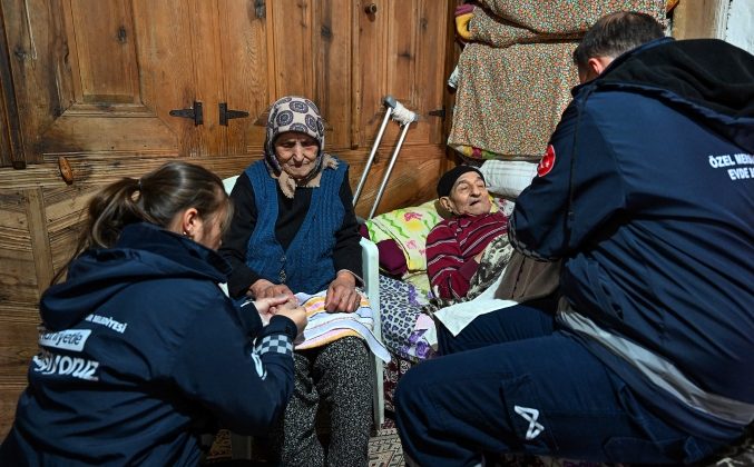 Büyükşehir evde bakım hizmetleri ile herkesin kimsesi oluyor