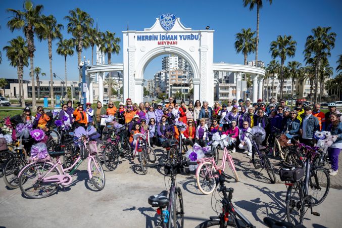 ‘Eşit Mersin’in Emekçi Kadınları’ 8 Mart’ta bir araya geldi