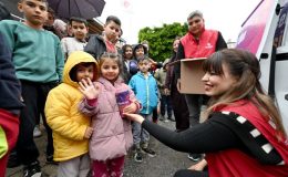 Mersin Büyükşehir’den 13 ilçede 60 bin çocuğa bayram hediyesi