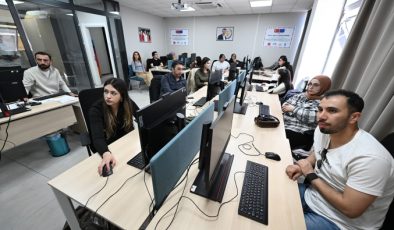 Büyükşehir’den gençlere yapay zeka ve veri analizi eğitimi