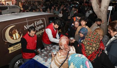 Mersin Büyükşehir’den Kadir Gecesi’nde lokma ikramı