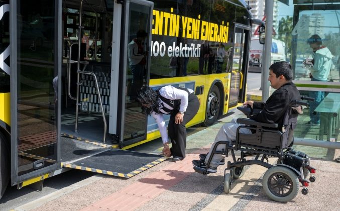 Büyükşehir’den özel gereksinimli bireylere ‘engelsiz ulaşım’ teknolojisi