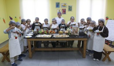 Çocuk Kampüsü’nde minik ellerden geleneksel lezzetler