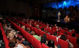 Tiyatro Günü seyircilerin alkışlarıyla kutlandı