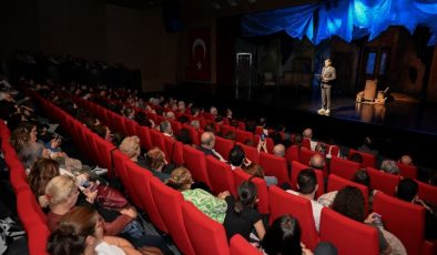 Tiyatro Günü seyircilerin alkışlarıyla kutlandı