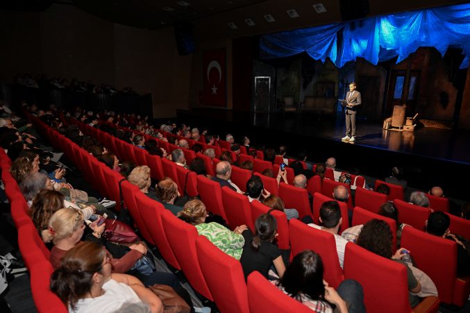 Tiyatro Günü seyircilerin alkışlarıyla kutlandı