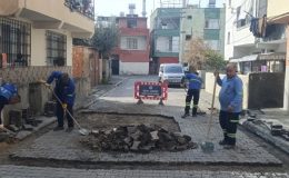 Akdeniz Belediyesi’nden İlçe Genelinde yol ve kaldırım çalışmaları devam ediyor