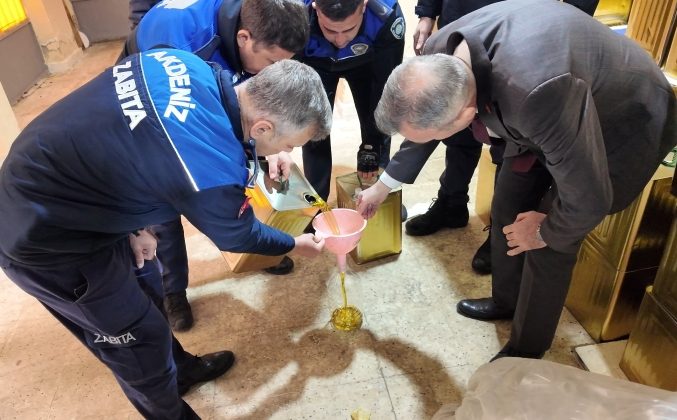 Akdeniz’de 4,5 ton sahte zeytinyağı ele geçirildi