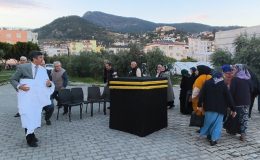 Hacı adayları için sahada eğitim: Kâbe maketiyle tavaf ve Sa’y tatbikatı