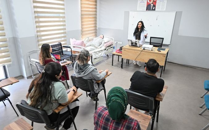 Büyükşehir Belediyesi’nin ücretsiz kursları istihdamın yolunu açıyor