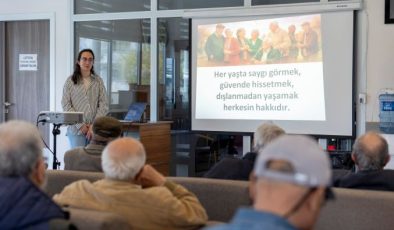 Mersin Büyükşehir Emekli Evi üyeleri akran zorbalığına karşı bilinçlendirildi