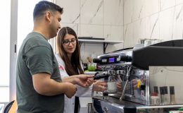 Kahve kokuları eşliğinde verilen kurs yoğun ilgi görüyor