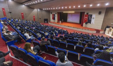Büyükşehir’den üniversite adaylarına ‘Meslek Tanıtım Semineri’