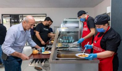 Yenişehir’de bir çorba parasına 3 çeşit yemek